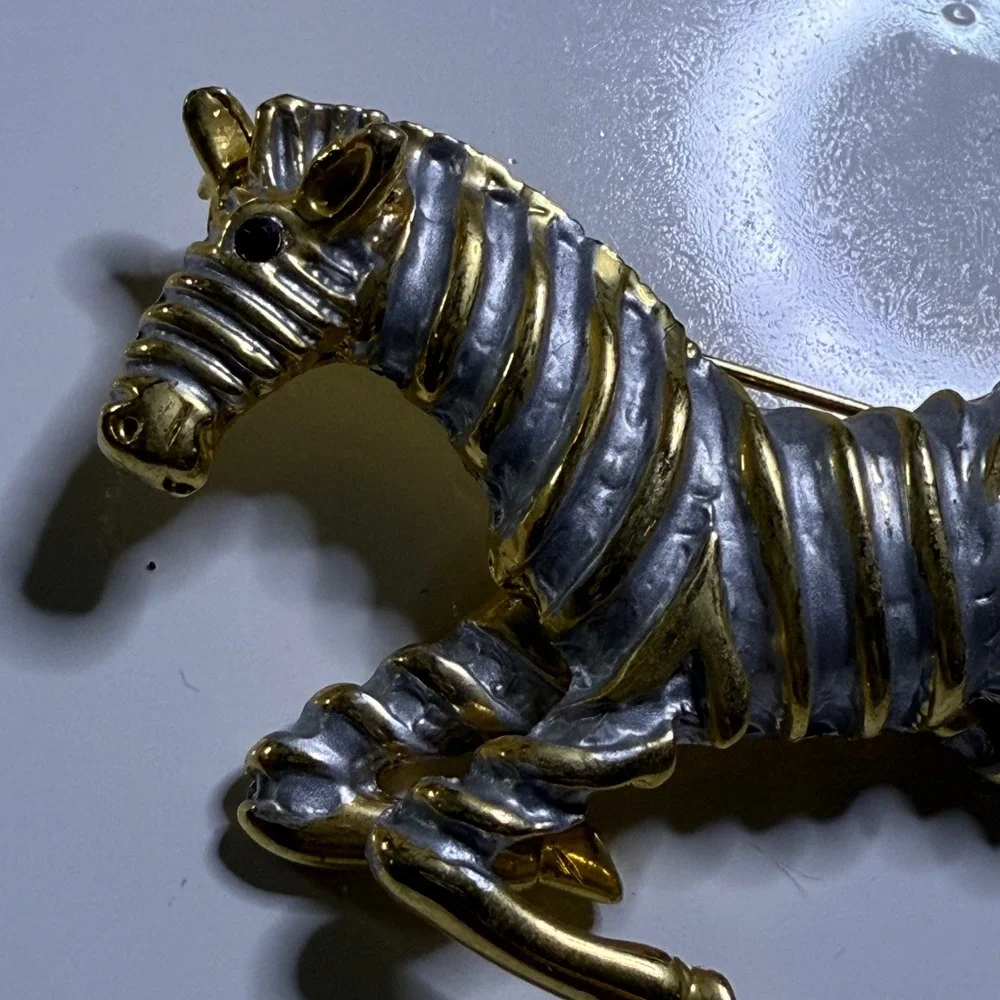 Zebra Brooch Gold Silver Tone Striped Animal‎ Pin Statement Jewelry